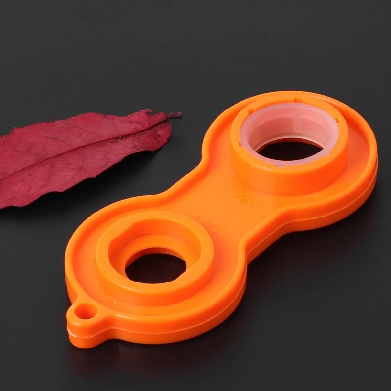 Llave de plástico para grifo,  - Home Improvement Services reseña y precio